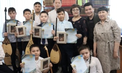 Домбырасыз сән қайда?